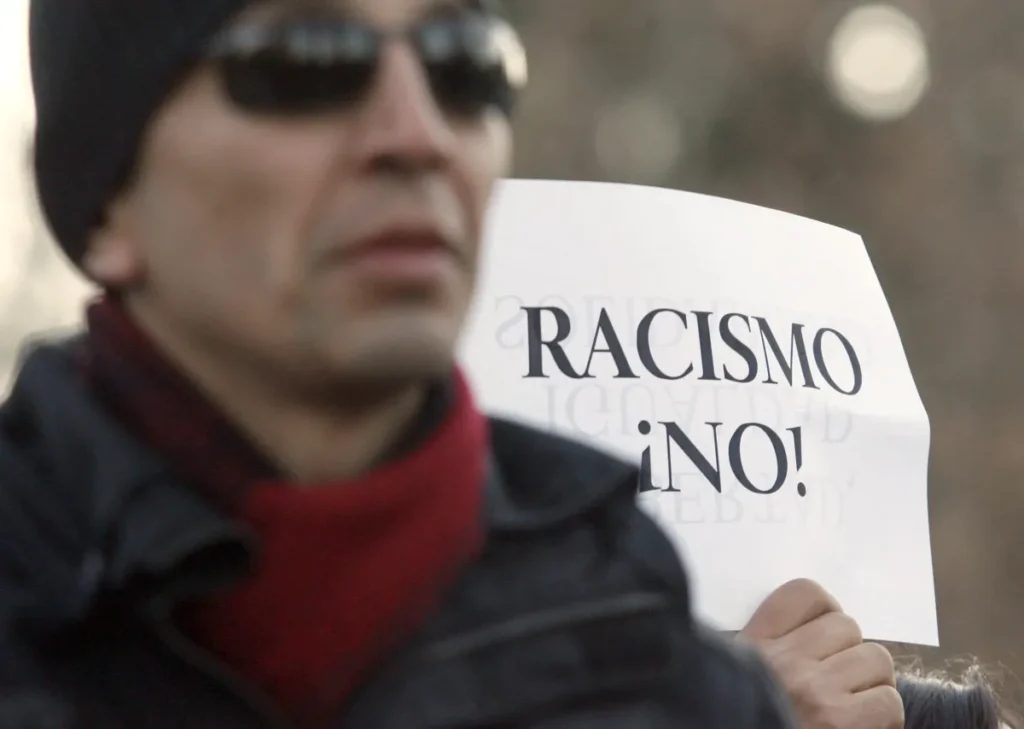 Esperanza en terminar con el racismo y la discriminación en los sistemas públicos