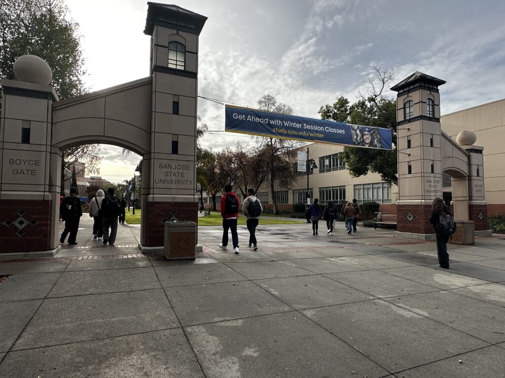 Los nuevos Héroes sociales que forma la Universidad de San José