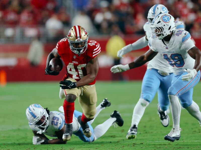 Regresa el fútbol: Jóvenes de los 49ers brillan pese a la derrota